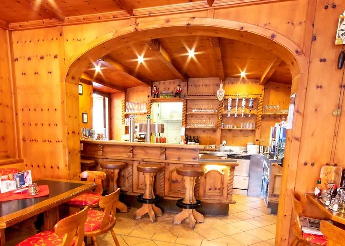 Cafe Alpina Pensionat 3*