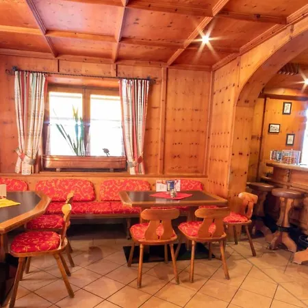 Cafe Alpina Konukevi