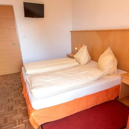 بيت ضيافة كافيه بنسيون ألبينا إنسبروك