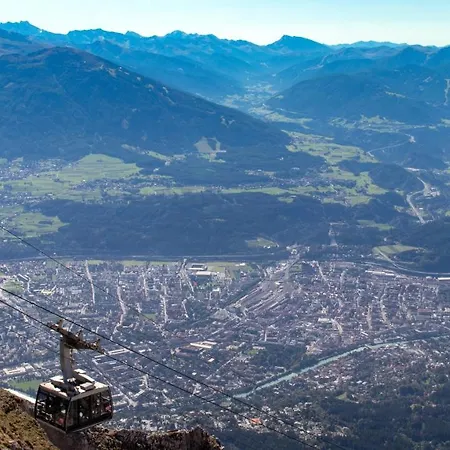 Konukevi Cafe Alpina İnnsbruck