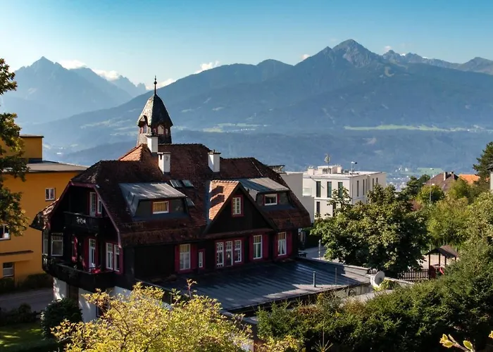 بيت ضيافة كافيه بنسيون ألبينا 3*